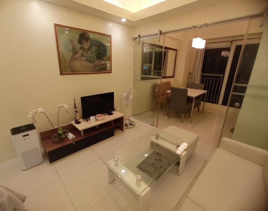 Breezy Nest Staycation At Wind Residences Tagaytay Tagaytay City Esterno foto